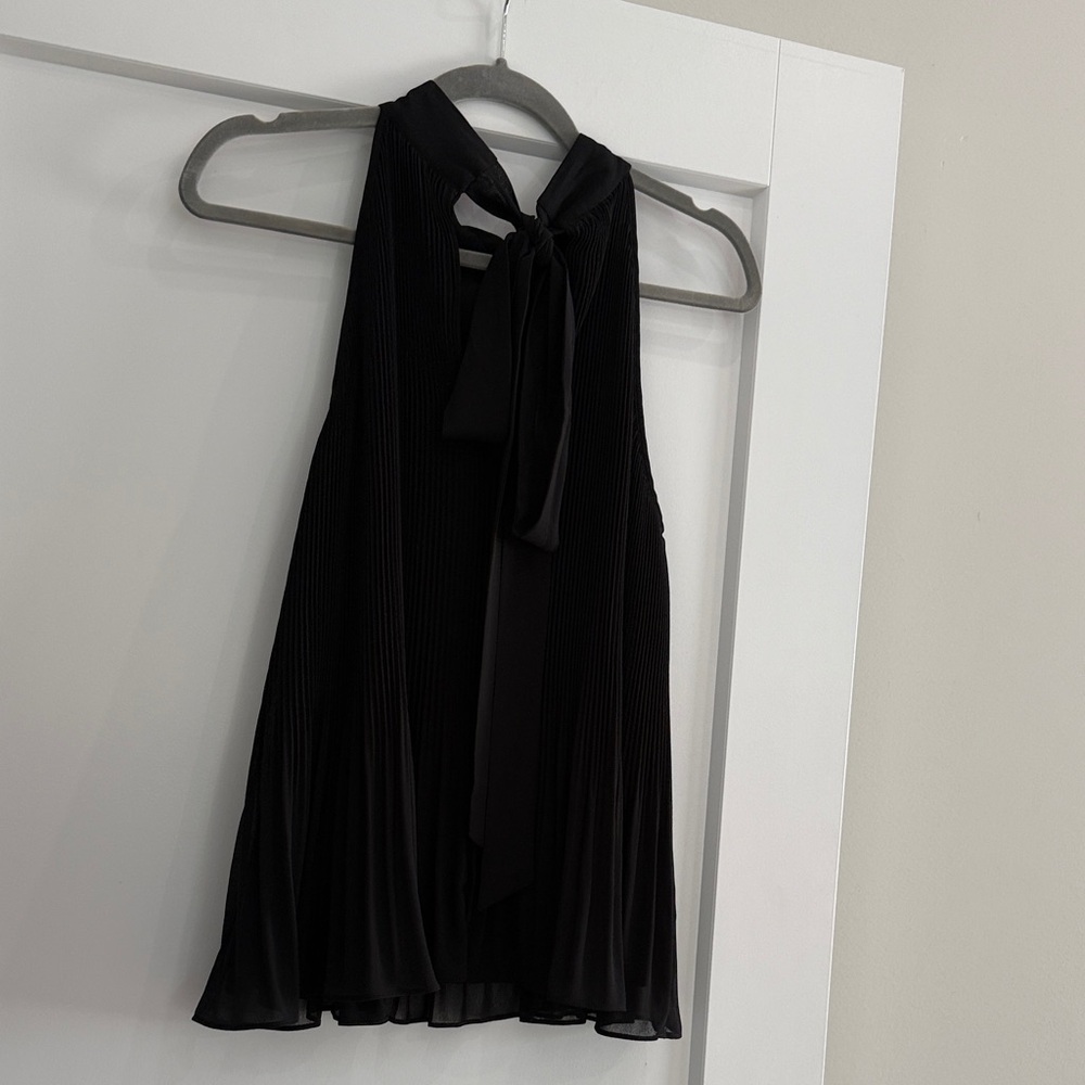 Chic Black Sleeveless Tank Top - Picture 7 of 7
